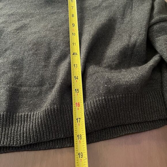 BaeVely The Lindale Distressed Detail V Neck Sweater Size Large Charcoal NWT - Picture 7 of 13